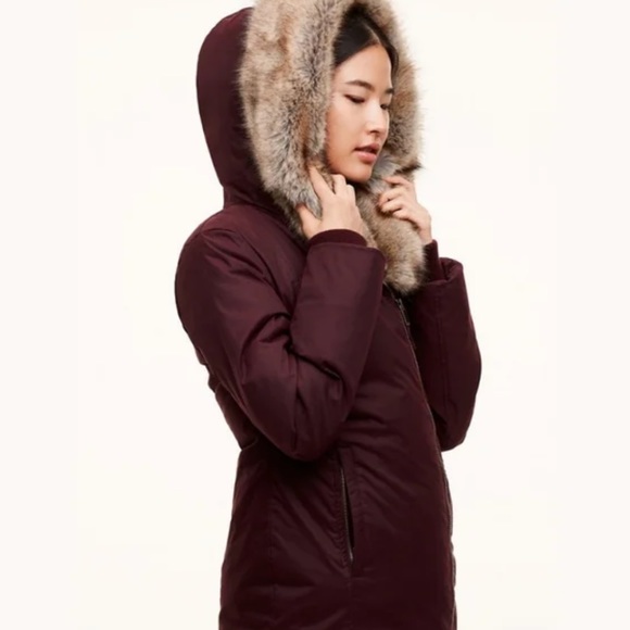 *SOLD* Aritzia Black Babaton Gillian Parka MINT Condition - Picture 2 of 14